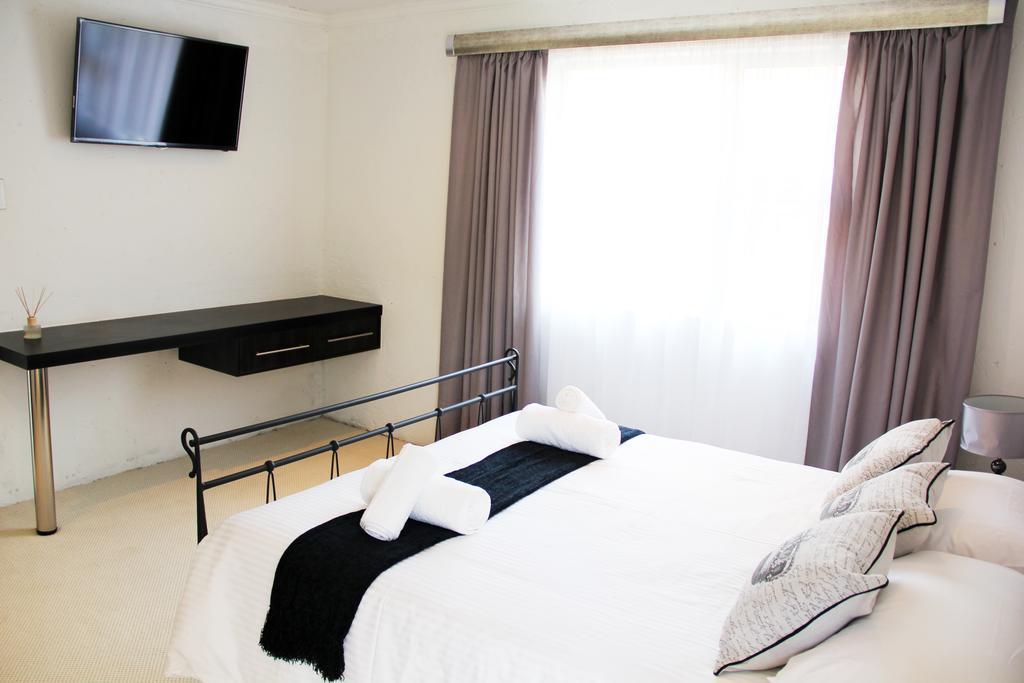 La Coscello Guest House ايدنفيل الغرفة الصورة