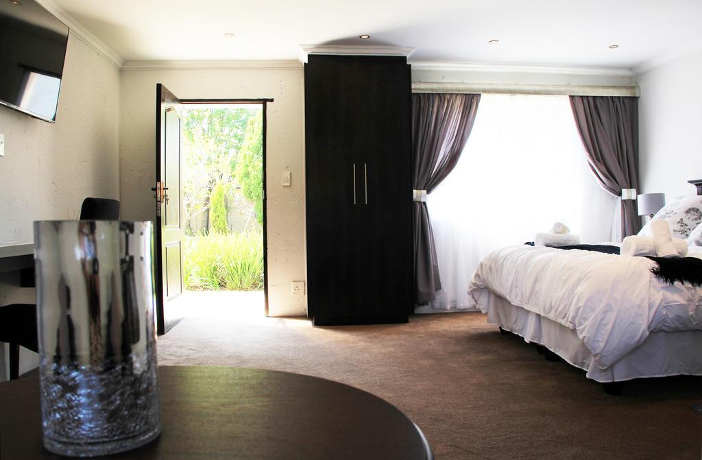 La Coscello Guest House ايدنفيل الغرفة الصورة