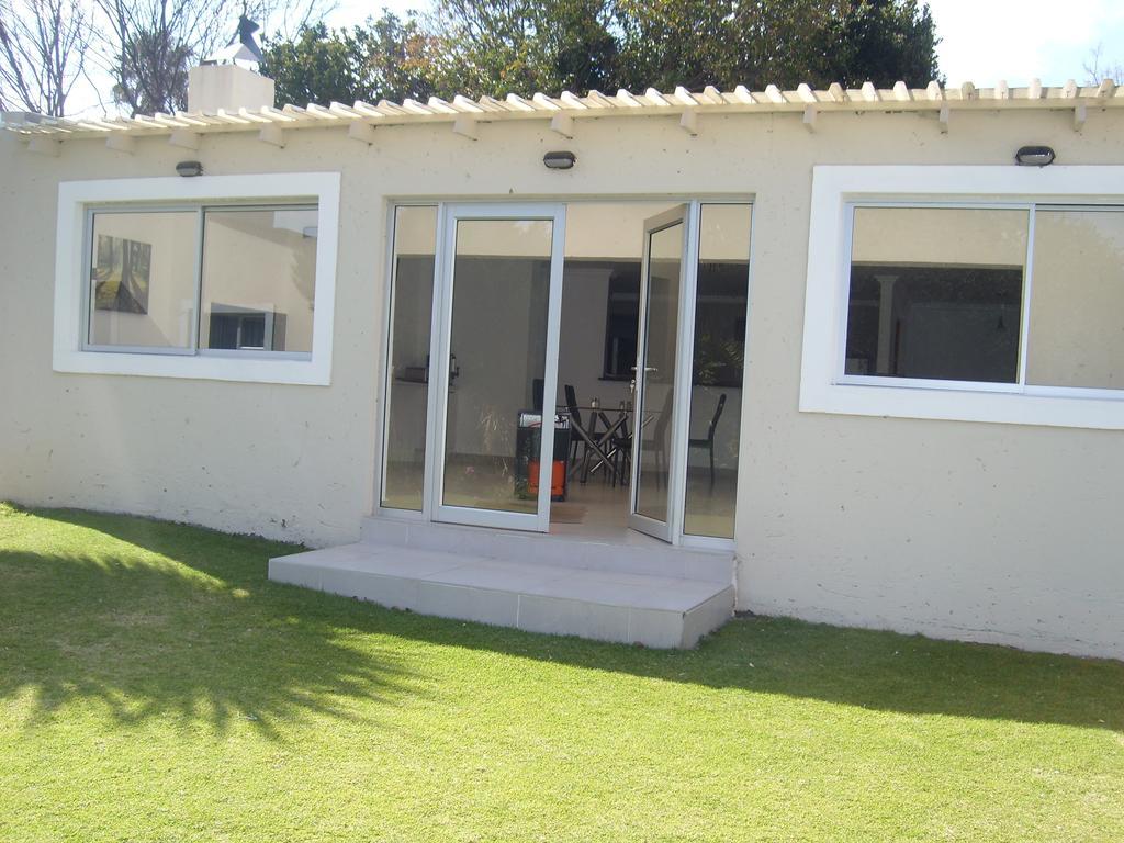 La Coscello Guest House ايدنفيل المظهر الخارجي الصورة